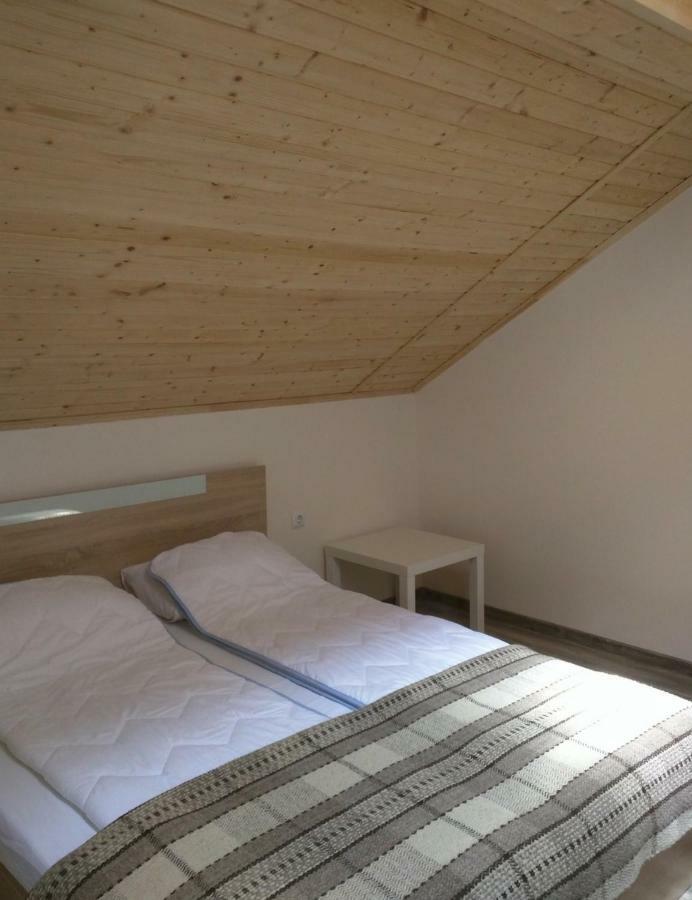 Guest House Ezerets 外观 照片